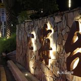 中秋夜看月出东方 从山后升起倒映在水中