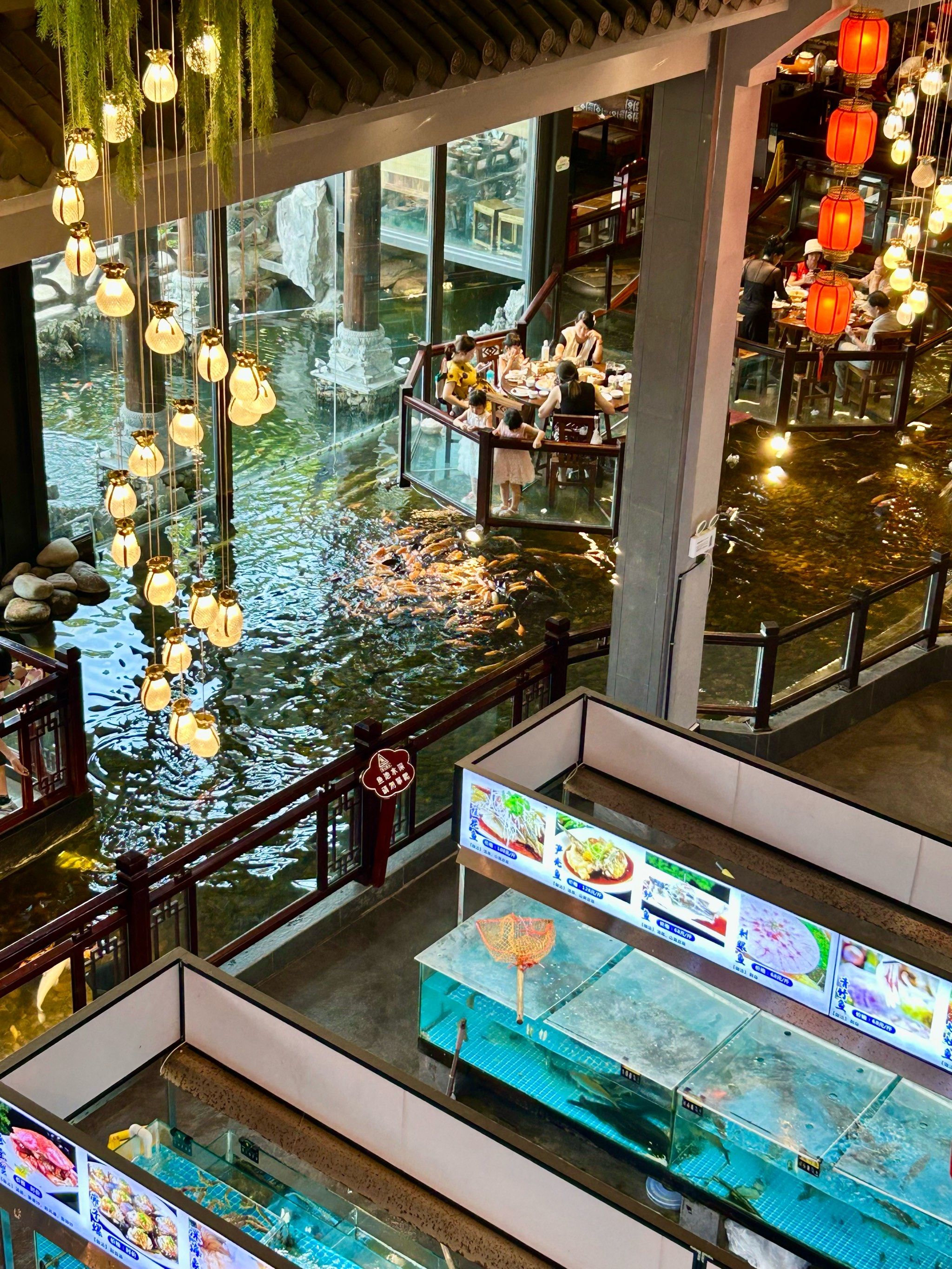 南宁"威尼斯"水上餐厅,氛围感拉满.
