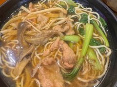 -爆炸头阿姨小四川正宗川味小吃(无任何分店)