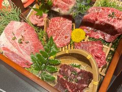 -山川小町·极番烧肉(新地假日广场店)