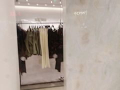 -URBAN REVIVO(上海中庚漫游城店)