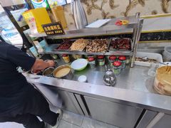 -一口猪海鲜浑锅·东北家常菜