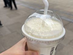 榴莲牛奶-每日新鲜水果吧(南京东路店)