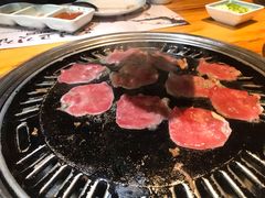 玫瑰牛舌-唯成•韩国炭火烤肉 유성고기