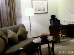 -汕尾巴黎半岛酒店