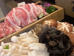 -湊湊火锅·茶憩(打浦桥日月光店)