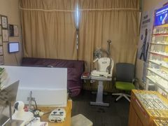 -优医视平价眼镜蔡司依视路折扣工厂店(十里堡店)