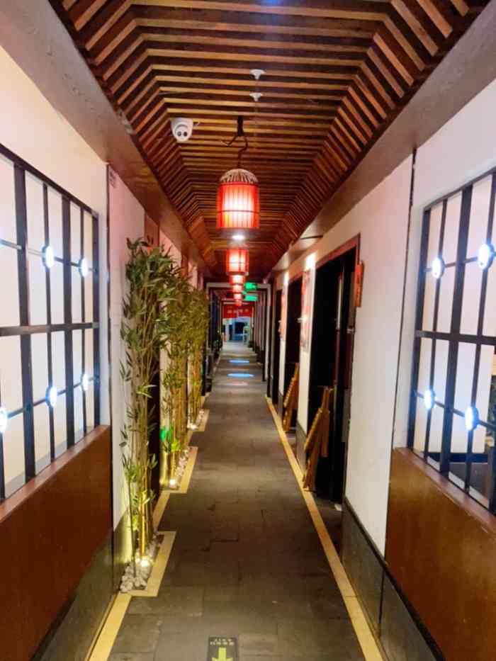 壹零捌道(月坛店)-"地球村升级了,环境比以前好,味道也有挺大.