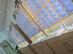 -天空之镜眼镜店蔡司依视路配镜授权零售店(望京颐堤港店)