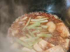 -哈尔滨烧烤·山河村铁锅炖(交大店)
