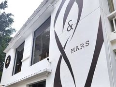 -Mark&Mars Restaurant
