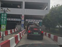 -百联南方购物中心·停车场