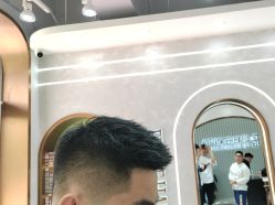 -妃格美发沙龙·烫发·染发