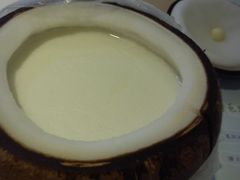 -志龙皇冠吃货椰子铺