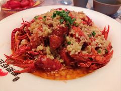 -肥肥虾庄·金牌油焖大虾(汉街SKP店)