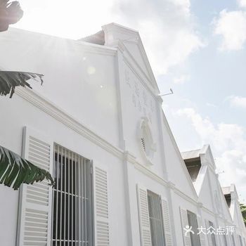 翻修后的工业风格酒店新加坡Warehouse Hotel