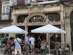 -Majestic Café
