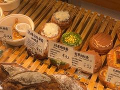 -天井·丑面包搭咖啡