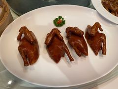 玻璃脆皮乳鸽-利苑酒家(金宝店)
