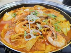 -三清洞摩西韩式年糕火锅(威高广场店)