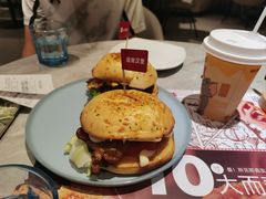 -必胜客(仲盛商城王安宇主题店)