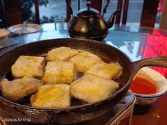 -临街徽菜馆·正宗黄山味