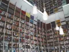 -钟书阁(松江泰晤士小镇店)