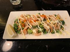 虾仁鸡蛋西兰花沙拉-Let's Taipei 非常烘焙(太古里店)