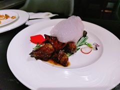 红酒慢炖牛肉配红酒泡沫-RIVIERA 松鹤楼(外滩店)