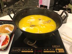 -鲜入围煮花胶鸡海鲜火锅