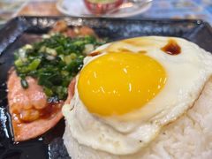 葱油香煎豬扒炒滑蛋饭-阿飛冰室(下沙店)
