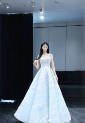 点击看大图 -Renee芮亦婚纱