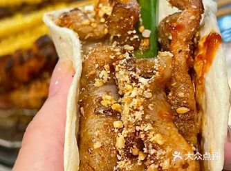 坠好吃的淄博烧烤️小饼夹串真的香晕了