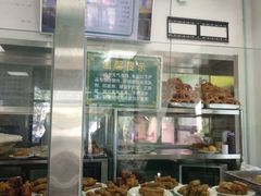 面包甜点陈列柜-老磁器口豆汁店(天坛店)