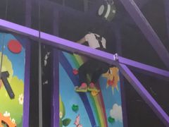 -嘿哟动霸CHUA·新潮玩运动娱乐中心·蹦床滑冰团建乐园