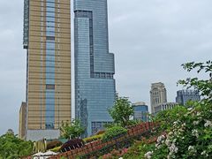 -UNI UNI(环亚凯瑟琳店)