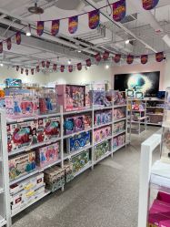 -嗨本可潮玩仓(大兴大悦春风里店)