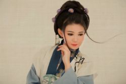 -九月鹰飞汉服摄影工作室