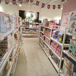 -嗨本可潮玩仓(大兴大悦春风里店)