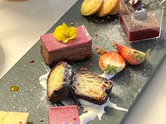 -华凌牛庄西餐厅(乌鲁木齐华凌美爵大饭店)