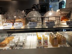 面包甜点陈列柜-喜茶(中山利和新地店)