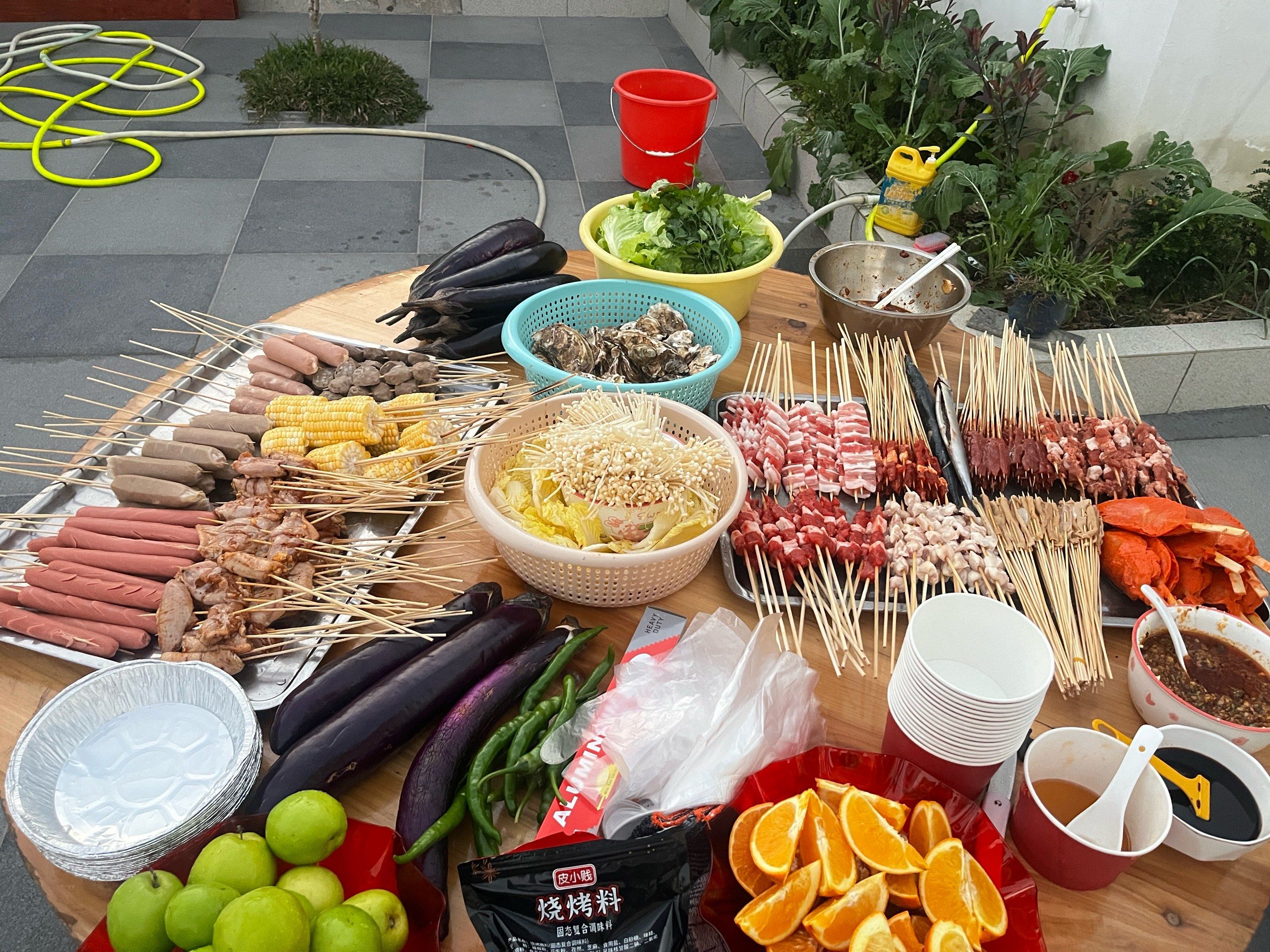 天天领红包家庭聚会烧烤94吃不下了,太多太多,家里吃果然实惠#野炊