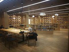 -漕河泾街道图书馆(漕河泾社区文化活动中心店)