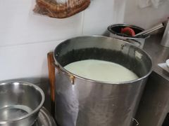 -云南大锅豆浆店