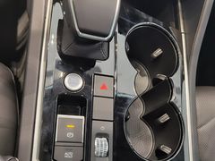 -上海星瀚奔驰4S店(红柳路店)