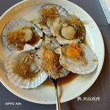 来了几个朋友，一进店门就有人问我们有没有预留好位子