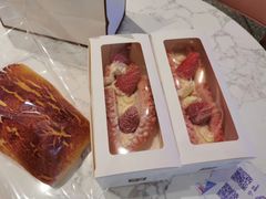 草莓魔法棒-奈雪的茶(青岛卓悦里INTOWN店)