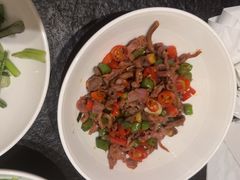 -鱼鲜饭香·招牌汽锅剁椒鱼头王