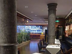 -八府香鸭·啫啫煲(华山路店)