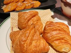 法式黄油牛角包-404干式熟成牛排馆•聚会餐厅